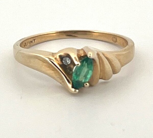 Emerald & Diamond Ring | Heiser's Jewelry